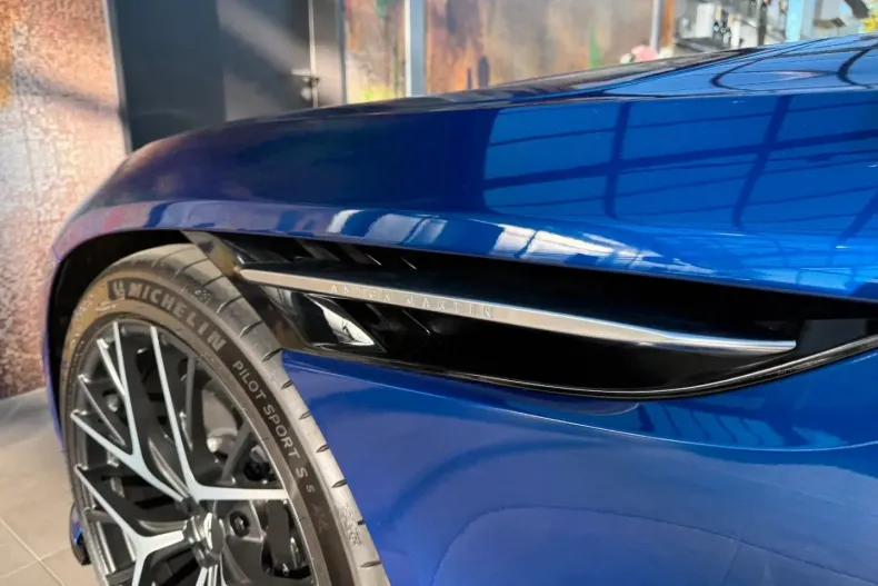 Aston Martin DB12 din 2024 cu 2.543 km - oferta AST106457 - foto 22