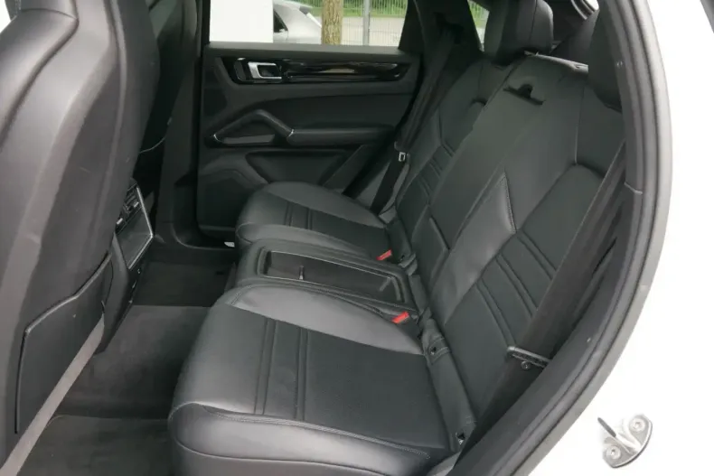 Porsche Cayenne din 2022 cu 66.962 km - oferta POR106472 - foto 7