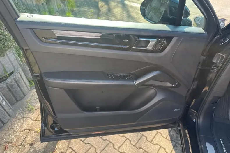 Porsche Cayenne din 2020 cu 89.999 km - oferta POR106473 - foto 8