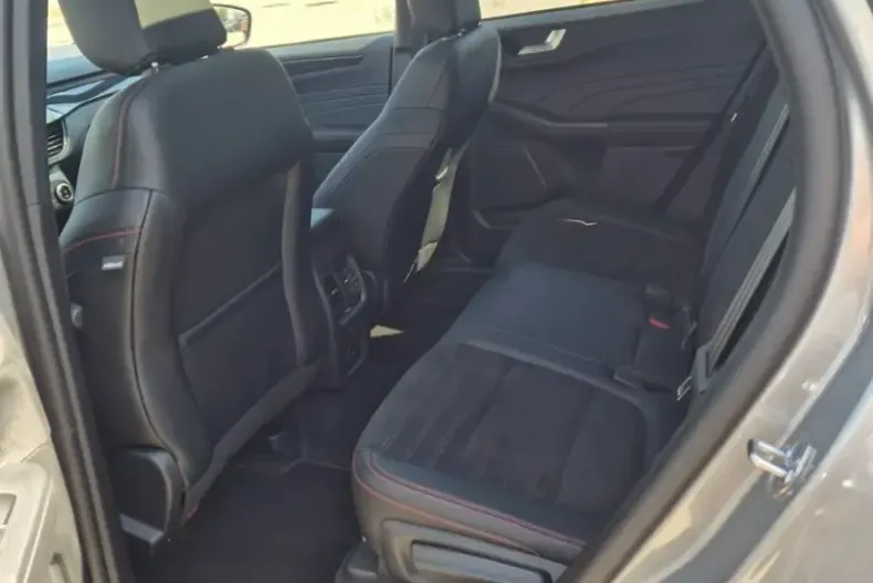 Ford Kuga din 2024 cu 22.000 km - oferta FOR106482 - foto 8