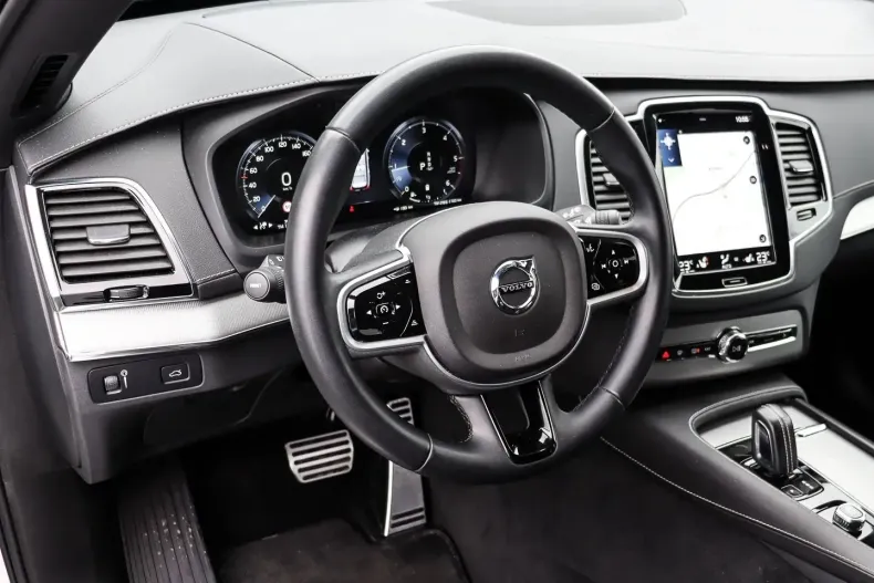 Volvo XC90 din 2022 cu 75.331 km - oferta VOL106488 - foto 4