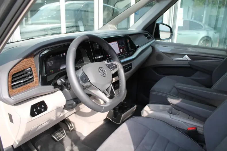 Volkswagen T7 Multivan din 2024 cu 12.500 km - oferta VOL106500 - foto 8