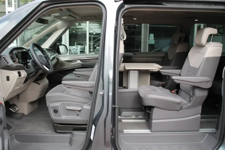 Volkswagen T7 Multivan din 2024 cu 12.500 km - oferta VOL106500 - foto 12