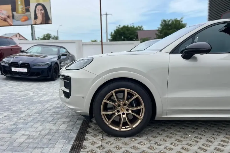 Porsche Cayenne din 2024 cu 15.300 km - oferta POR106504 - foto 9
