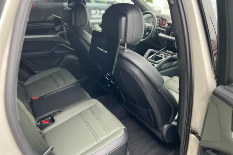 Porsche Cayenne din 2024 cu 15.300 km - oferta POR106504 - foto 21