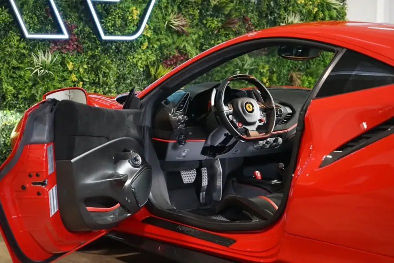 Ferrari 488 Pista din 2020 cu 12.444 km - oferta FER106523 - foto 8