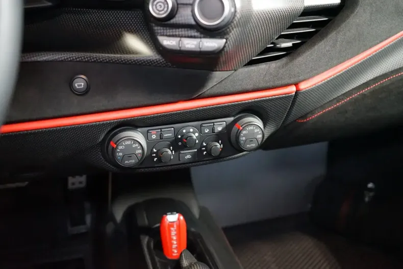 Ferrari 488 Pista din 2020 cu 12.444 km - oferta FER106523 - foto 24