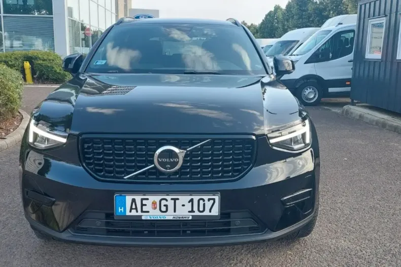 Volvo XC40 din 2023 cu 5.830 km - oferta VOL106532 - foto 2