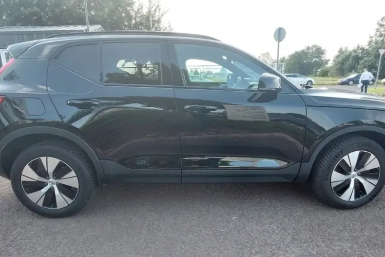 Volvo XC40 din 2023 cu 5.830 km - oferta VOL106532 - foto 5