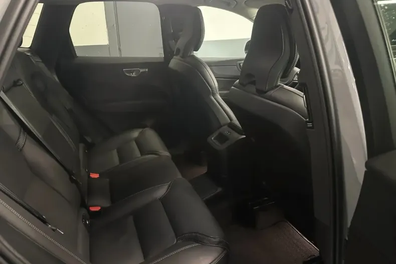 Volvo XC60 din 2024 cu 12.000 km - oferta VOL106534 - foto 11