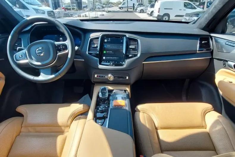 Volvo XC90 din 2024 cu 21.597 km - oferta VOL106535 - foto 11