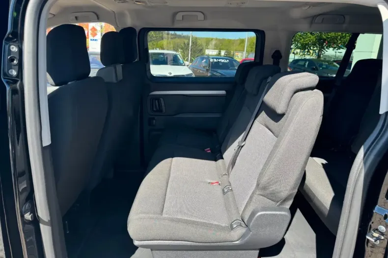 Opel Zafira Life din 2024 cu 21.417 km - oferta OPE106536 - foto 10