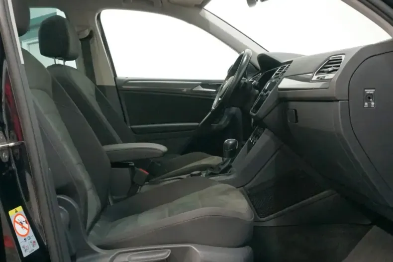 Volkswagen Tiguan din 2021 cu 73.914 km - oferta VOL106540 - foto 34