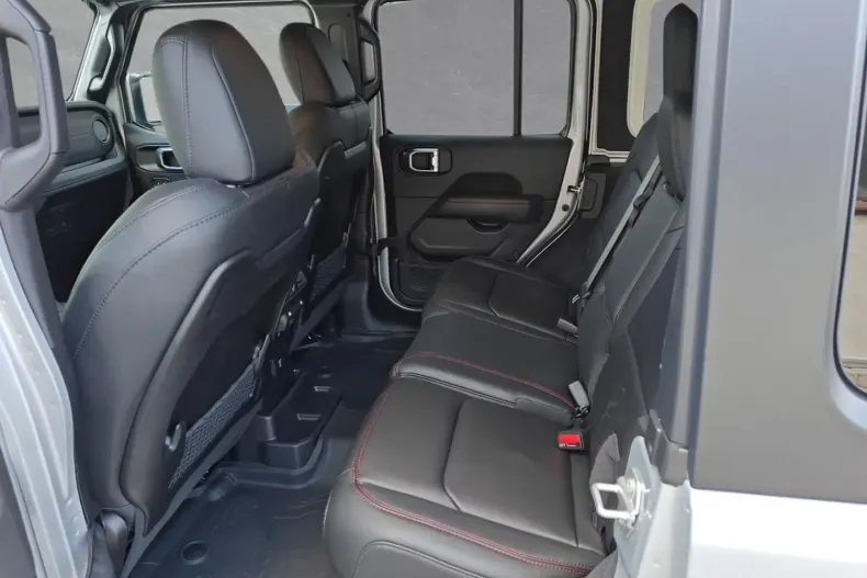 Jeep Wrangler din 2025 cu 3.998 km - oferta JEE106541 - foto 6