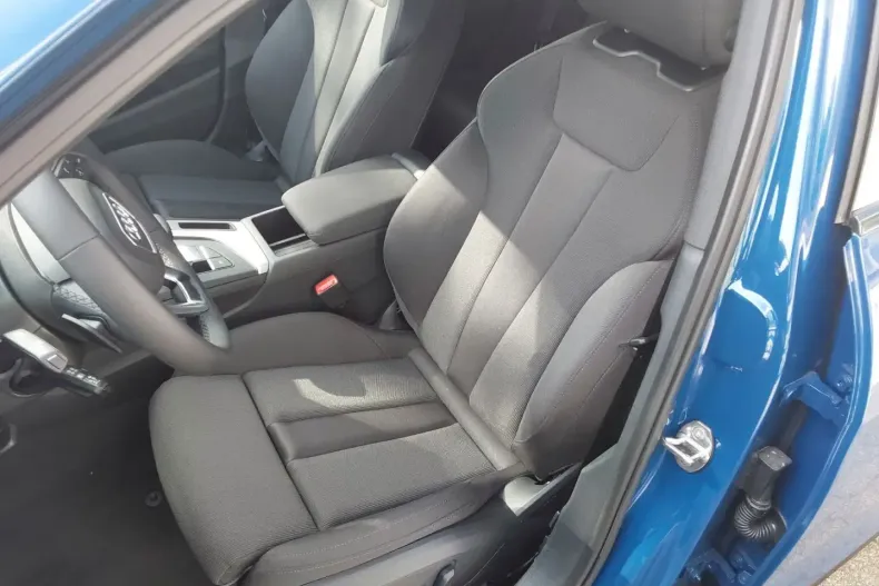 Audi A4 din 2023 cu 10.850 km - oferta AUD106545 - foto 13