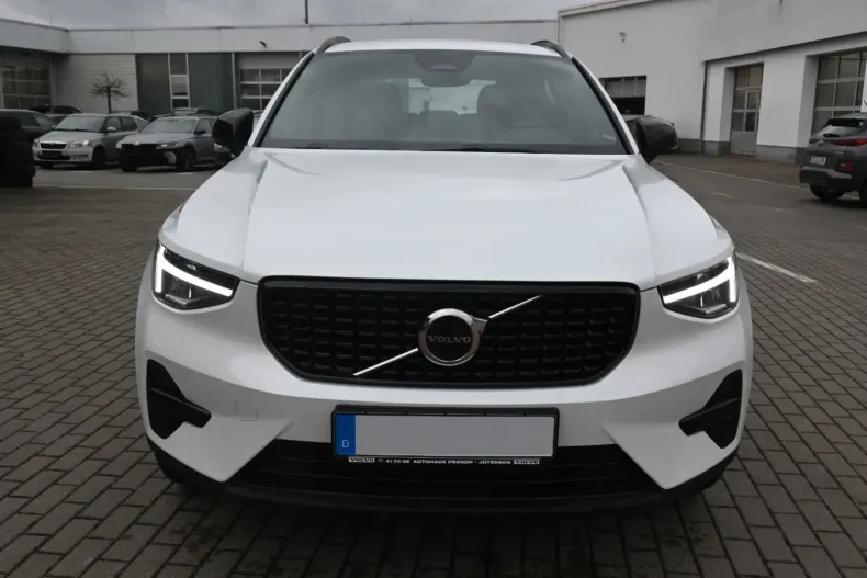 Volvo XC40 din 2024 cu 15.220 km - oferta VOL106547 - foto 8