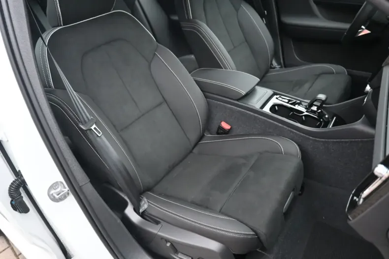 Volvo XC40 din 2024 cu 15.220 km - oferta VOL106547 - foto 14