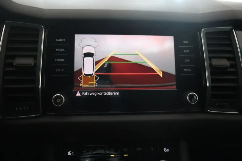 Skoda Kodiaq din 2021 cu 53.533 km - oferta SKO106548 - foto 28