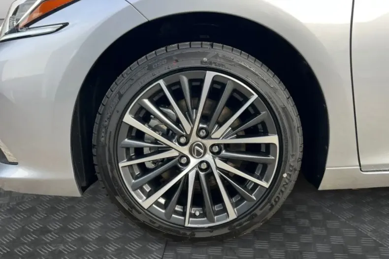 Lexus ES 300 din 2023 cu 45.000 km - oferta LEX106562 - foto 14