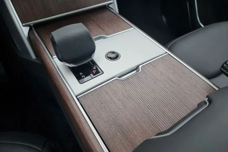 Land Rover Range Rover din 2024 cu 14.350 km - oferta LAN106564 - foto 34