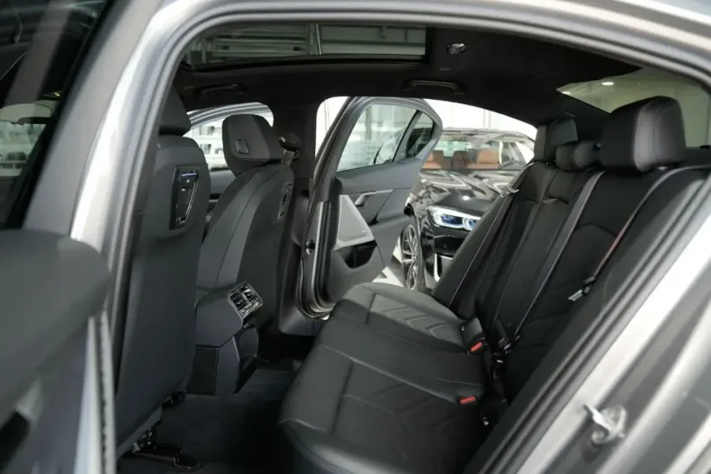 BMW 520 din 2023 cu 11.700 km - oferta BMW106567 - foto 20