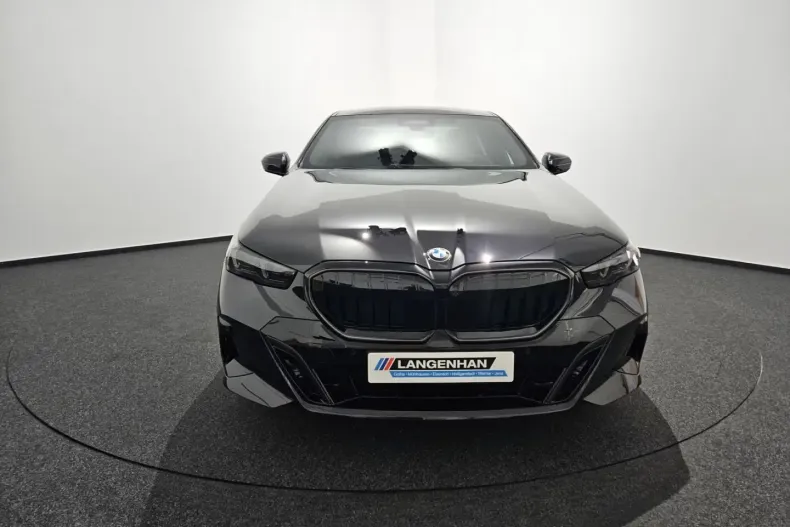 BMW 540 din 2024 cu 6.100 km - oferta BMW106568 - foto 3