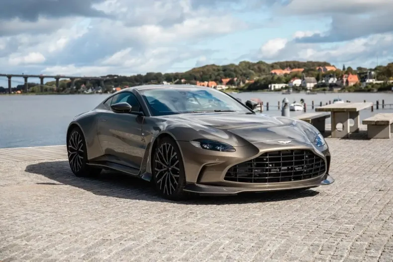 Aston Martin V12 Vantage din 2022 cu 1.800 km - oferta AST106571 - foto 9