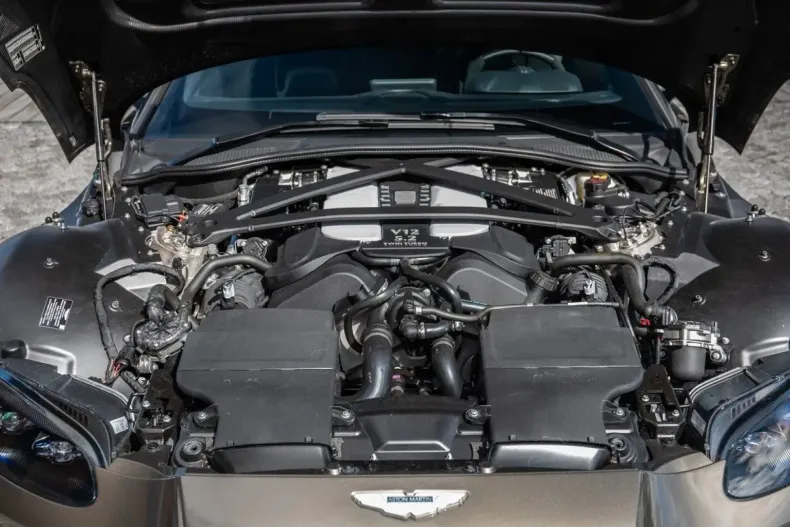 Aston Martin V12 Vantage din 2022 cu 1.800 km - oferta AST106571 - foto 14