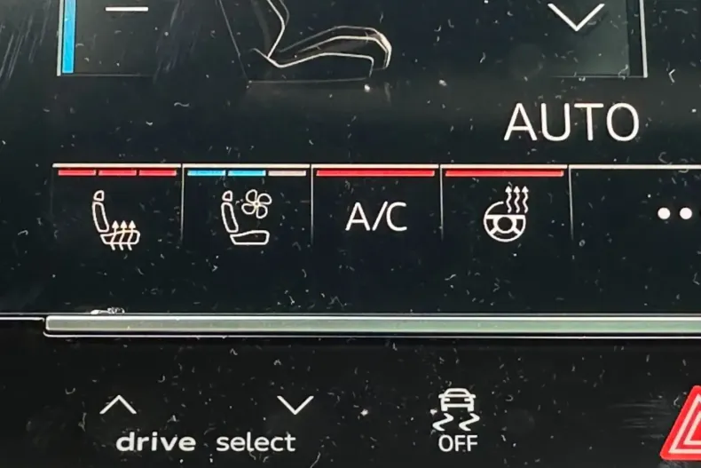 Audi Q8 din 2024 cu 110 km - oferta AUD106575 - foto 8