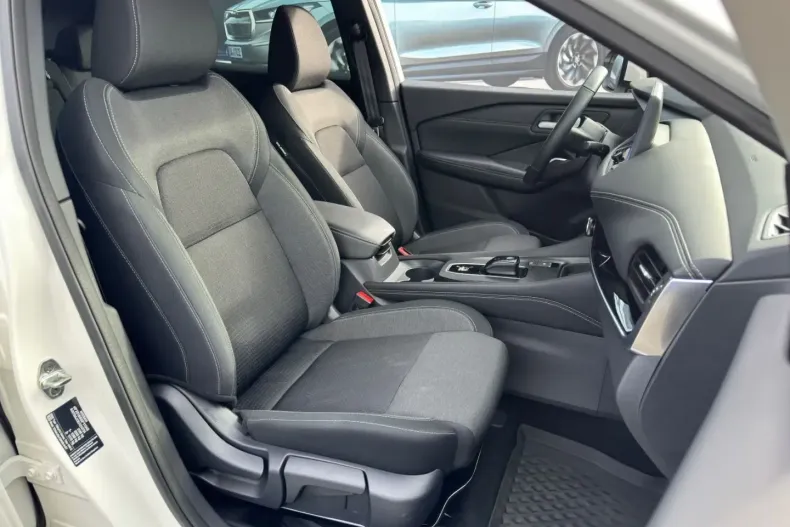 Nissan Qashqai din 2023 cu 5.600 km - oferta NIS106580 - foto 7