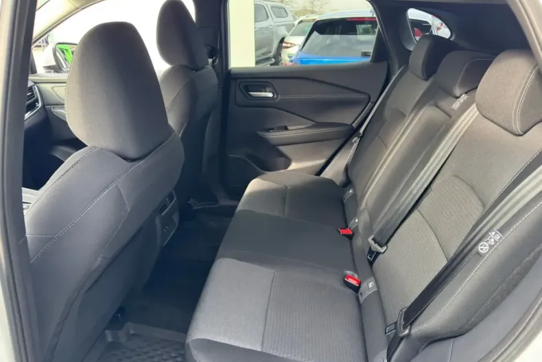 Nissan Qashqai din 2023 cu 5.600 km - oferta NIS106580 - foto 14