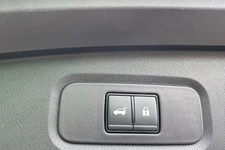 Nissan Qashqai din 2023 cu 5.600 km - oferta NIS106580 - foto 15