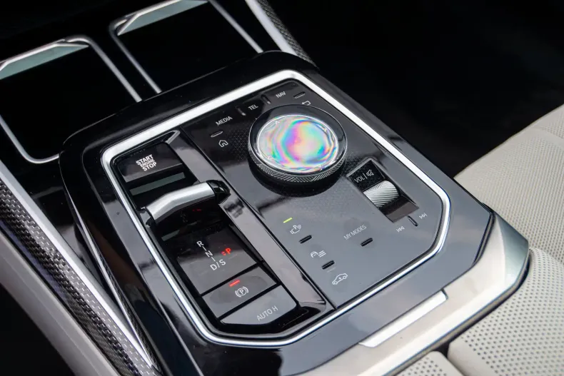 BMW 760 din 2024 cu 8.935 km - oferta BMW106594 - foto 9