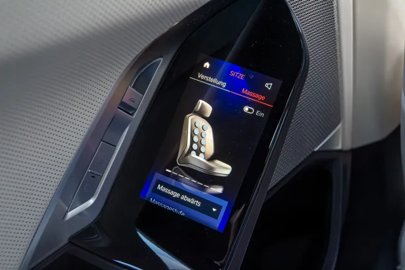 BMW 760 din 2024 cu 8.935 km - oferta BMW106594 - foto 20