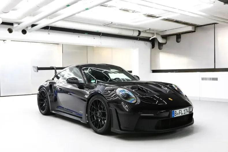 Porsche 992 din 2023 cu 9.990 km - oferta POR106627 - foto 1