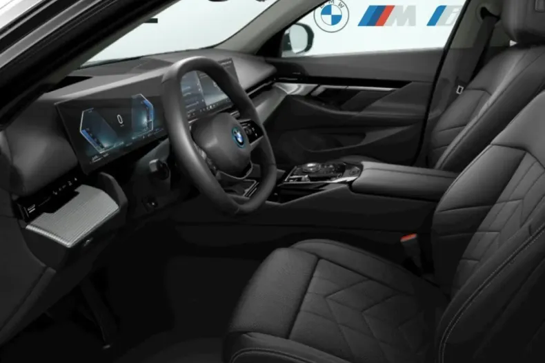 BMW 530 din 2024 cu 19.100 km - oferta BMW106663 - foto 3