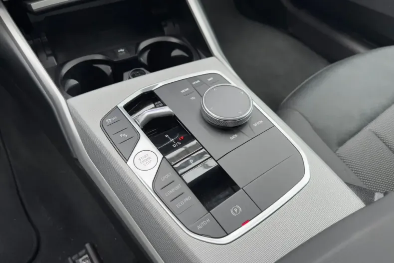 BMW 320 din 2024 cu 15.929 km - oferta BMW106687 - foto 17