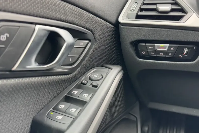 BMW 320 din 2024 cu 15.929 km - oferta BMW106687 - foto 20