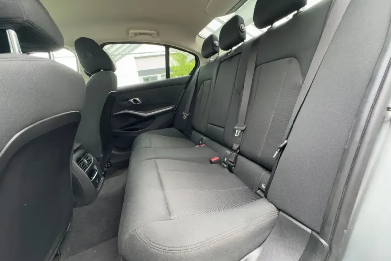 BMW 320 din 2024 cu 15.929 km - oferta BMW106687 - foto 23