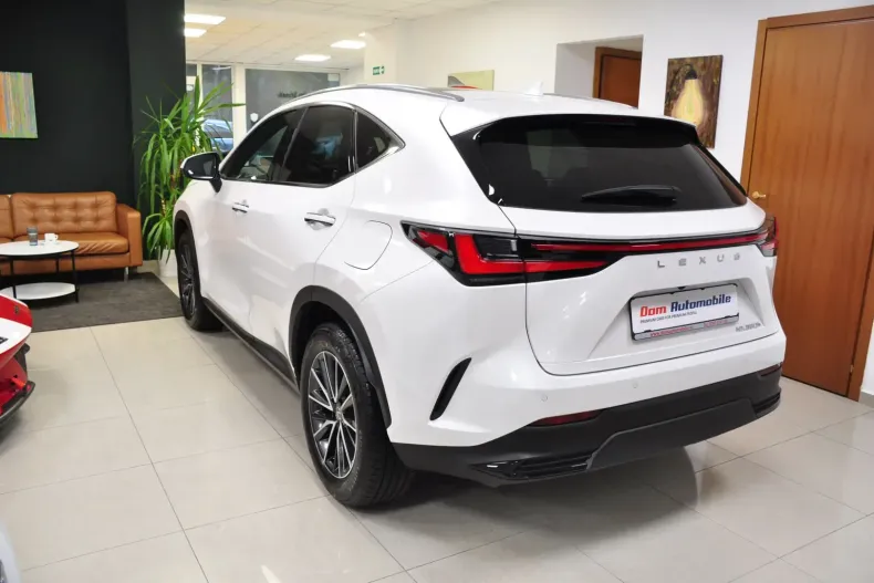 Lexus NX 350h din 2025 cu 13 km - oferta LEX106689 - foto 3