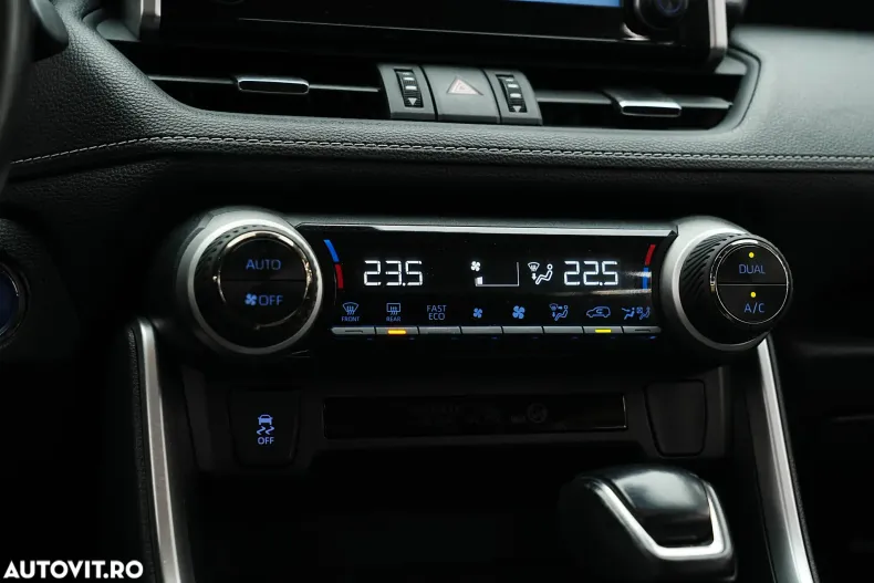 Toyota RAV4 din 2020 cu 163.000 km - oferta TOY106711 - foto 33