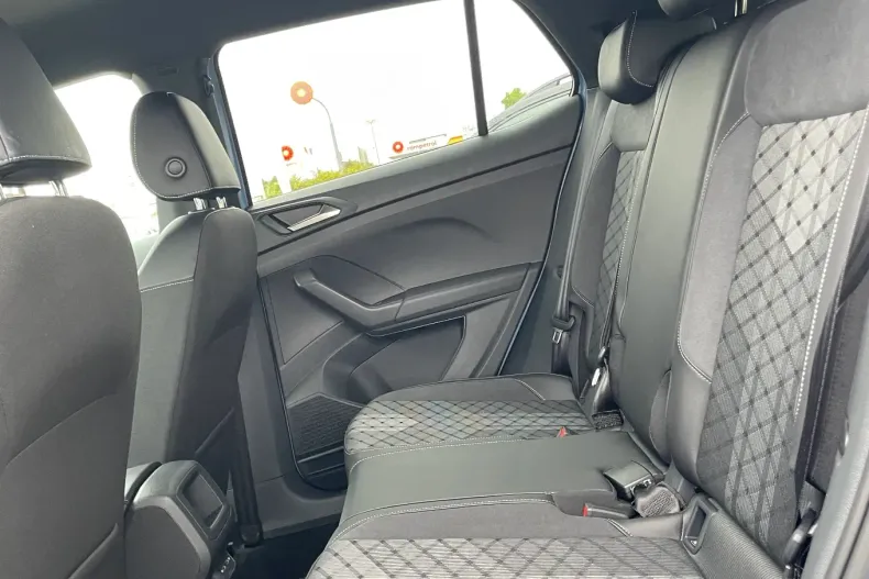 Volkswagen T-Cross din 2025 cu 2.490 km - oferta VOL106715 - foto 16