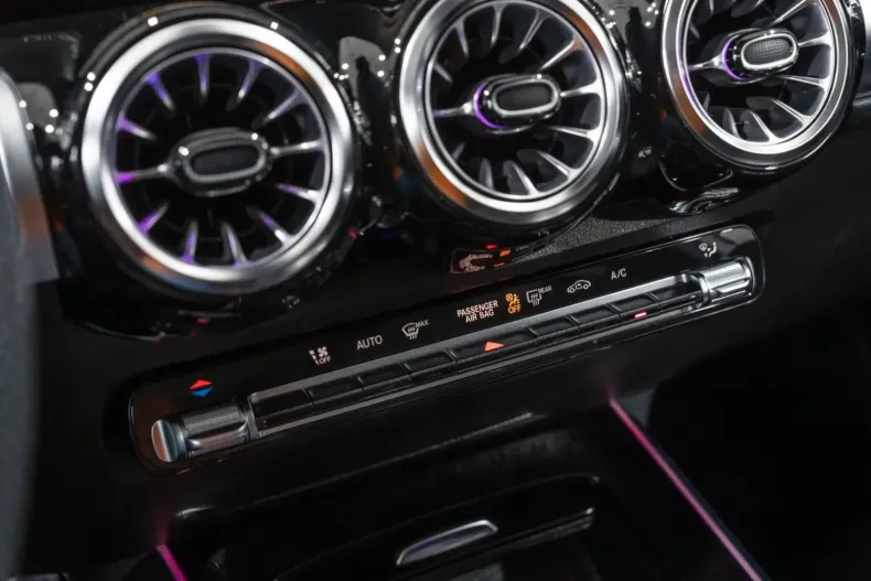 Mercedes-Benz GLB 250 din 2021 cu 56.481 km - oferta MER106837 - foto 23