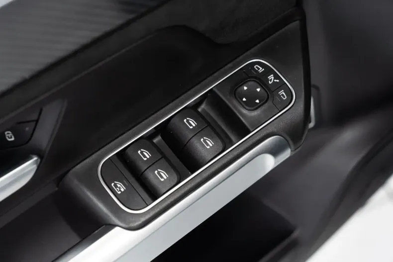 Mercedes-Benz GLB 250 din 2021 cu 56.481 km - oferta MER106837 - foto 26