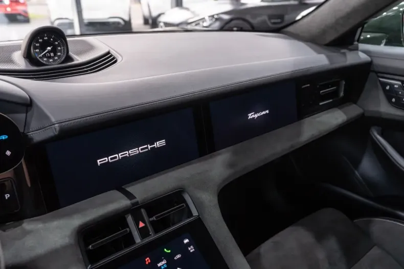 Porsche Taycan din 2023 cu 25.785 km - oferta POR106842 - foto 19