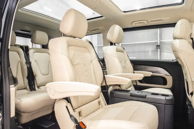 Mercedes-Benz V 300 din 2023 cu 15.000 km - oferta MER106855 - foto 2