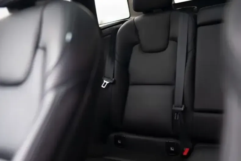 Volvo XC60 din 2022 cu 98.800 km - oferta VOL106861 - foto 9