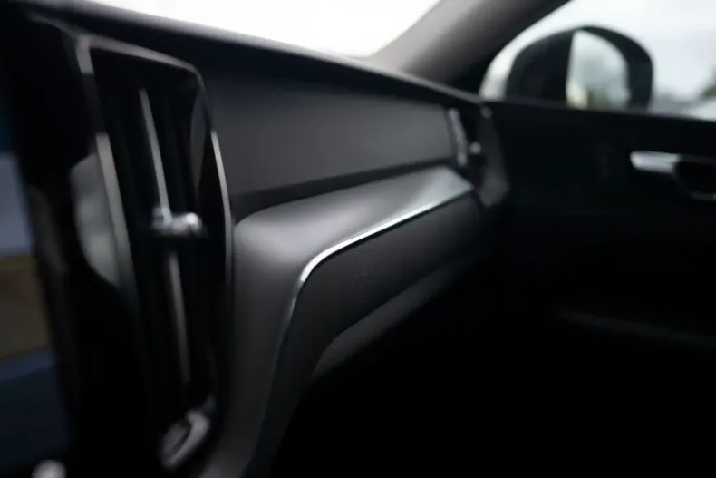 Volvo XC60 din 2022 cu 98.800 km - oferta VOL106861 - foto 13