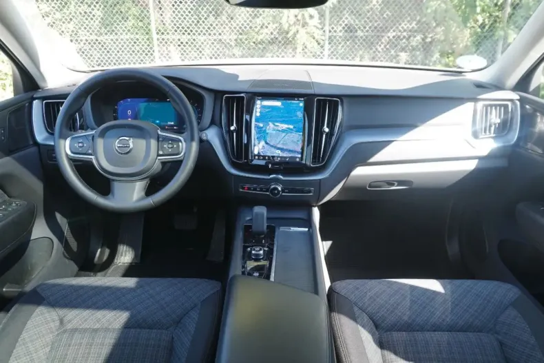 Volvo XC60 din 2022 cu 77.131 km - oferta VOL106864 - foto 11