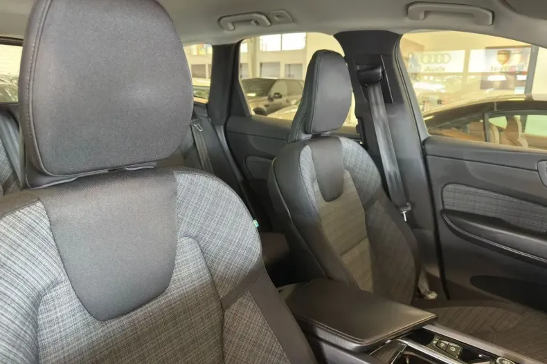 Volvo XC60 din 2021 cu 89.990 km - oferta VOL106866 - foto 12